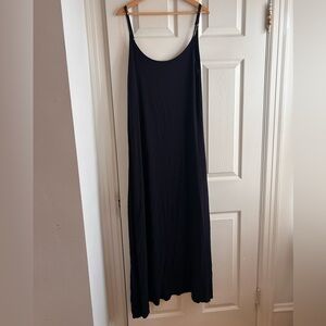 Navy cozy jersey maxi-dress with pockets!